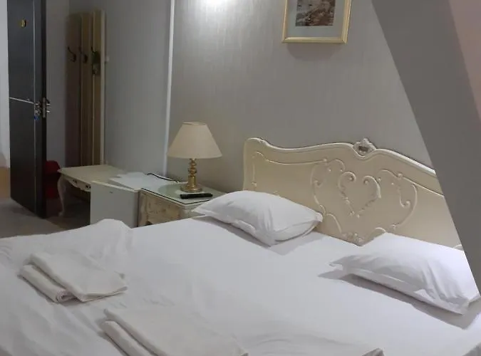 Hotel Nevis Fundeni *