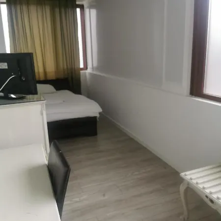 酒店 Nevis Fundeni *