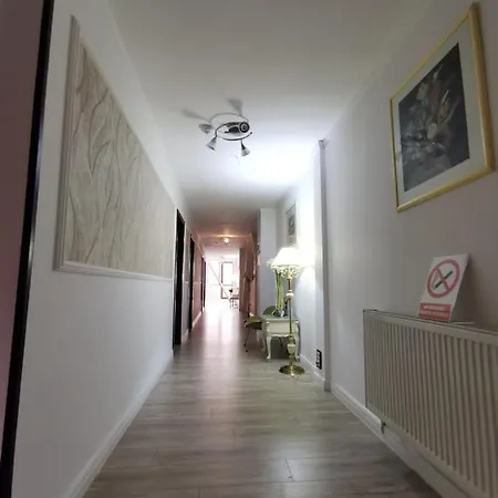 酒店 Nevis Fundeni