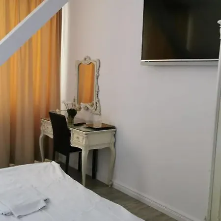 Nevis Fundeni מלון