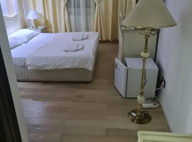 Nevis Fundeni * بوخارست