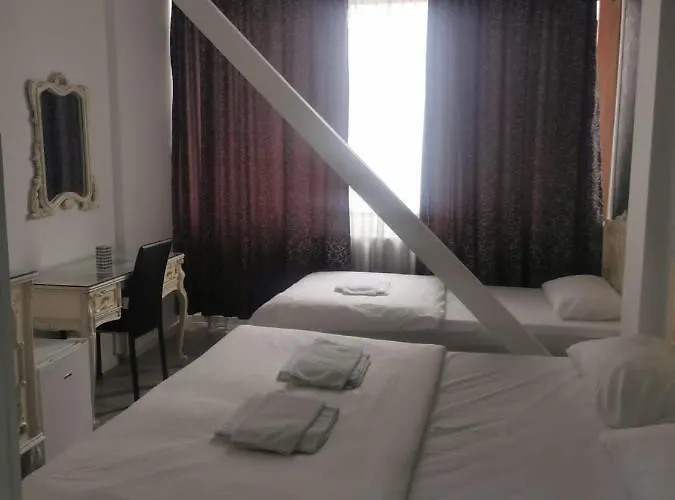 Nevis Fundeni מלון *