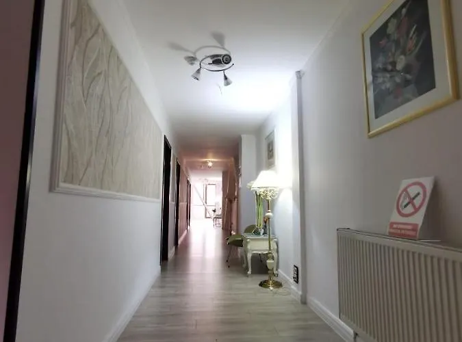 Готель Nevis Fundeni