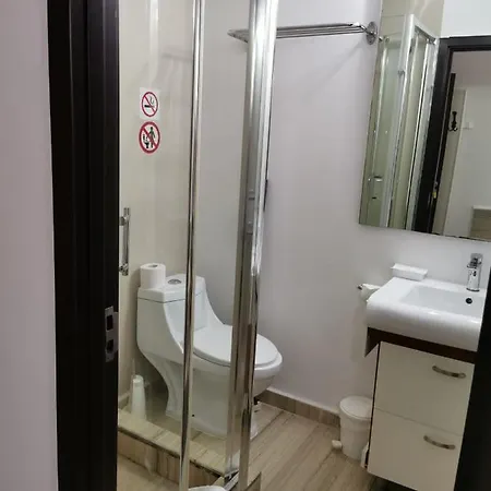 Nevis Fundeni Hotel Bucarest