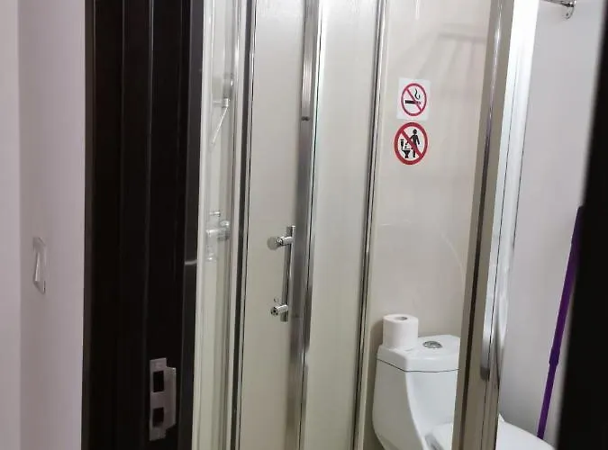 Nevis Fundeni Готель Бухарест